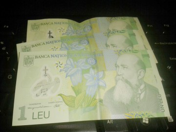 Leul, în creștere ușoară față de euro, dolar și franc